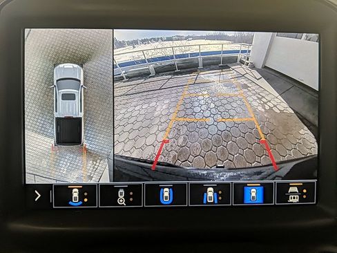 Used 2021 Chevrolet Silverado 1500 High Country w/ Technology Package image 22