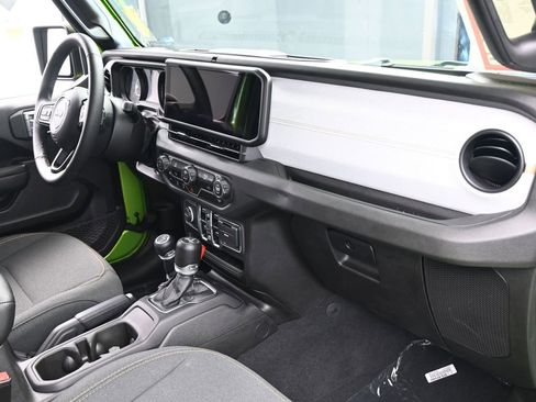 Used 2025 Jeep Wrangler Sport S image 49