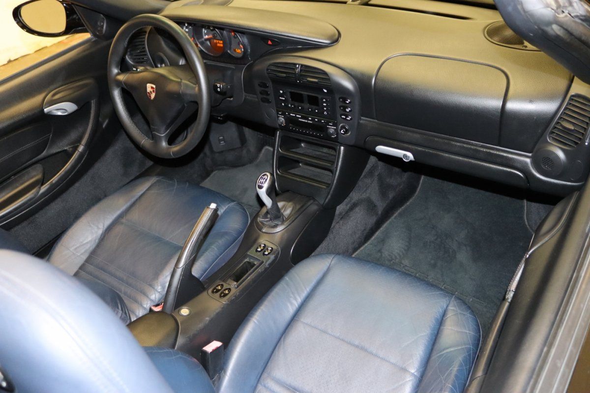 Used 2004 Porsche Boxster RWD image 25