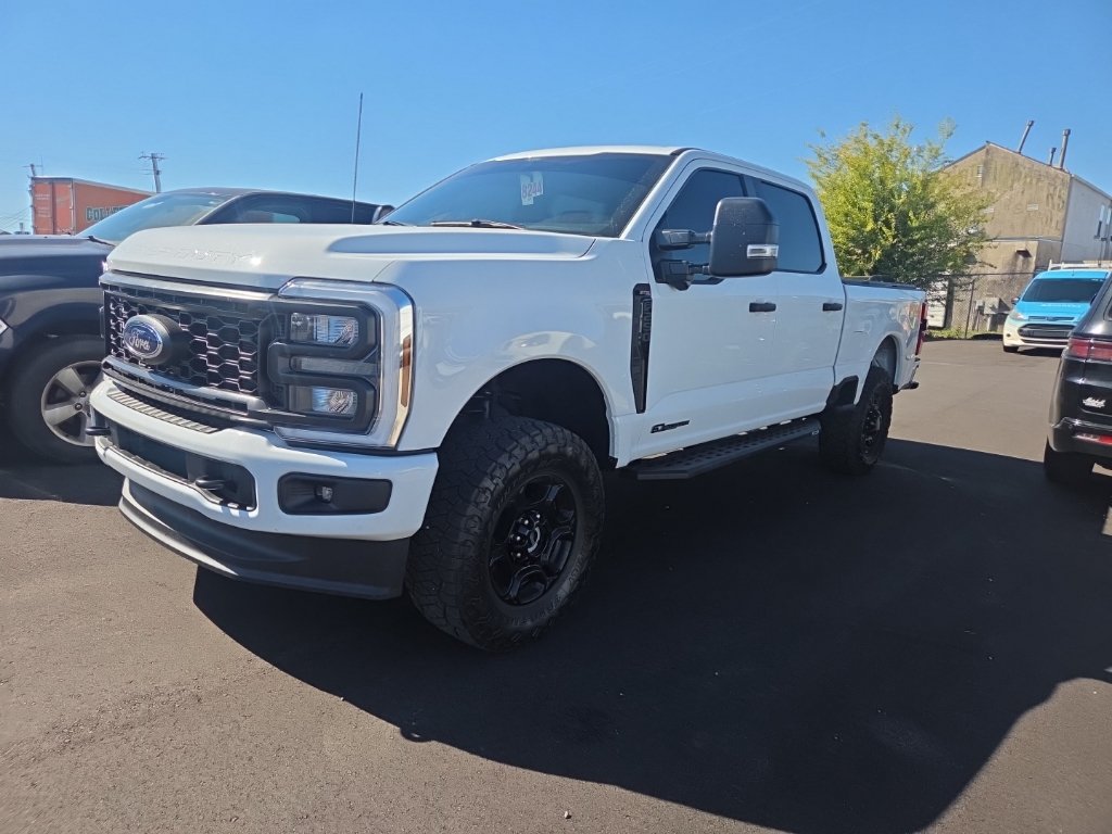 Used 2024 Ford F250 XL w/ STX Appearance Package AWD/4WD image 3