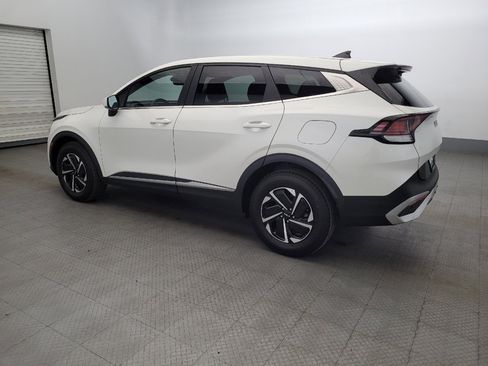 Used 2023 Kia Sportage LX image 3