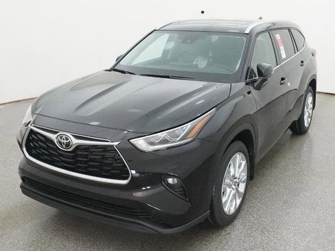 New 2026 Toyota Highlander Limited image 19