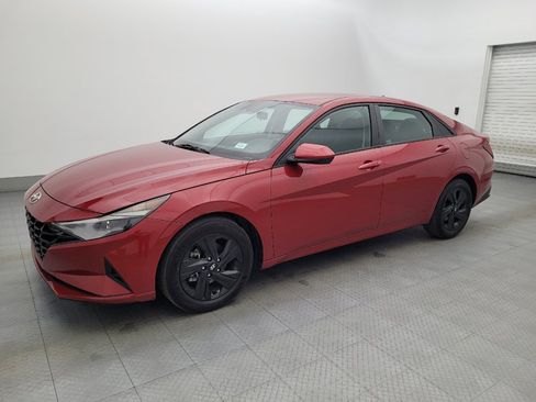 Used 2023 Hyundai Elantra SEL FWD image 2