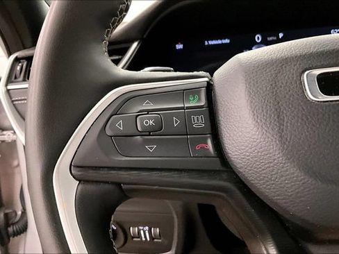 Used 2024 Jeep Grand Cherokee Altitude AWD/4WD image 27