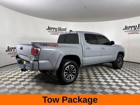 Used 2020 Toyota Tacoma TRD Sport w/ TRD Premium Sport Package AWD/4WD image 5