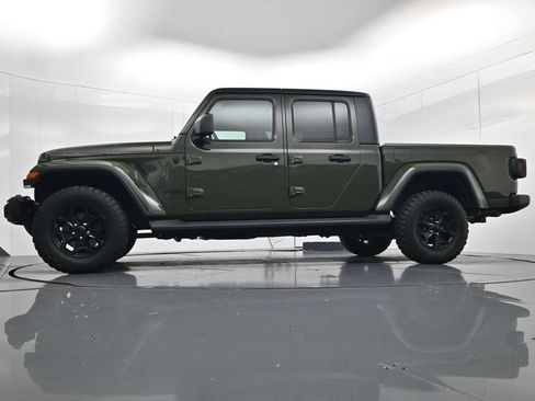 Used 2021 Jeep Gladiator Sport AWD/4WD image 40
