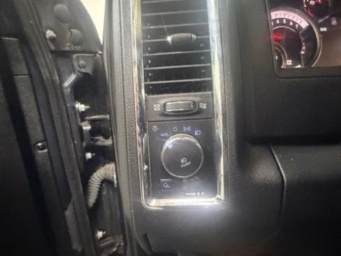 Used 2017 RAM 1500 Laramie w/ Convenience Group AWD/4WD image 21