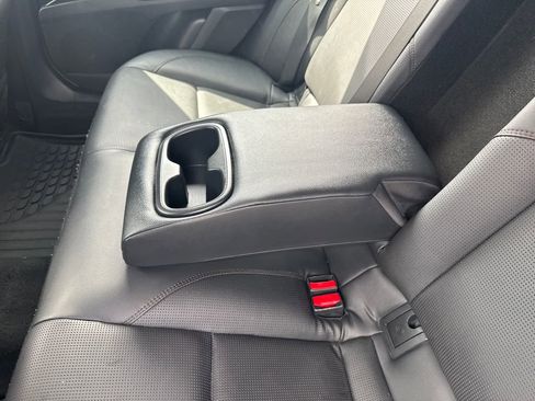 Used 2025 Toyota Camry XLE AWD/4WD image 32