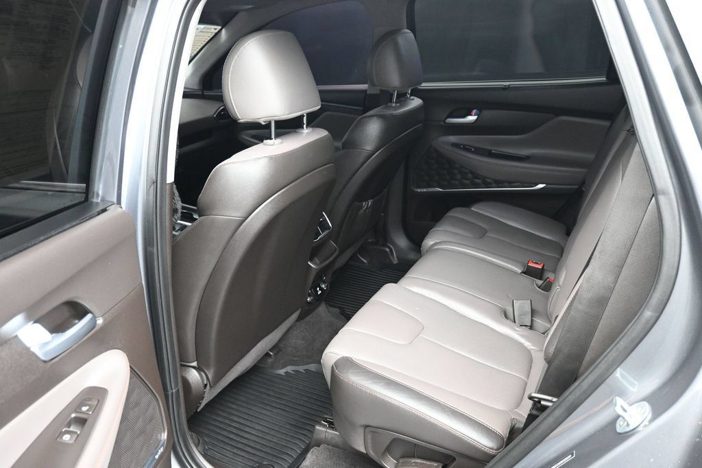 Used 2019 Hyundai Santa Fe FWD image 17