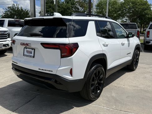 Used 2026 GMC Terrain Elevation w/ Elevation Premium Package image 5