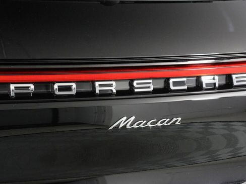 New 2026 Porsche Macan image 22