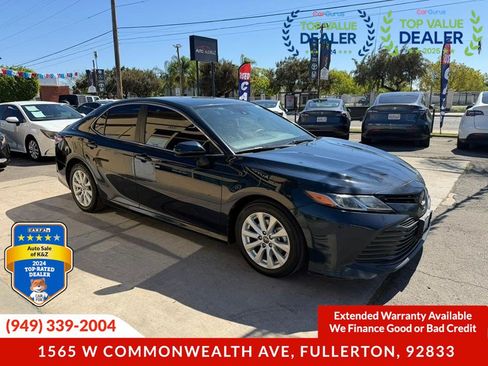 Used 2019 Toyota Camry LE FWD image 14