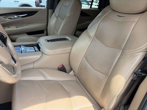 Used 2019 Cadillac Escalade Platinum AWD/4WD image 14