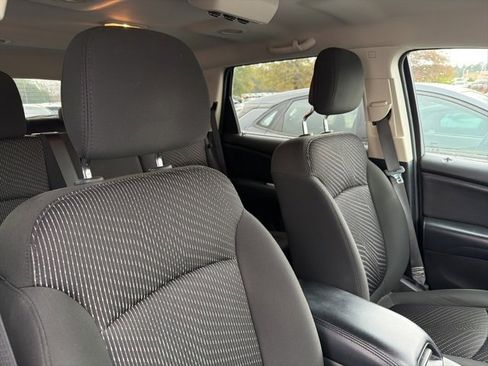 Used 2020 Dodge Journey SE w/ SE Popular Equipment Group image 30