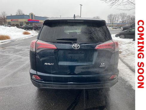 Used 2018 Toyota RAV4 LE image 5