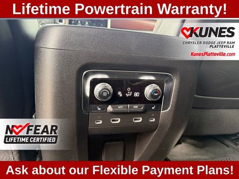 Used 2024 GMC Yukon XL Denali Ultimate AWD/4WD image 23