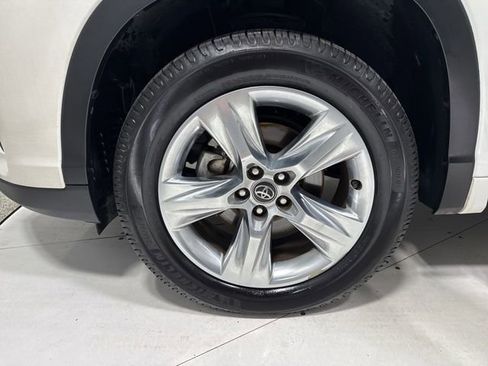 Used 2017 Toyota Highlander Limited FWD image 11