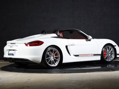 Used 2016 Porsche Boxster Spyder RWD image 3