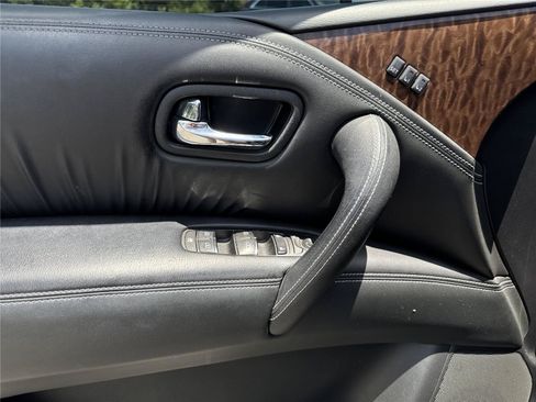 Used 2017 Nissan Armada SL w/ Interior Lighting Package RWD image 17