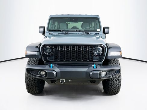 Used 2024 Jeep Wrangler Willys image 2