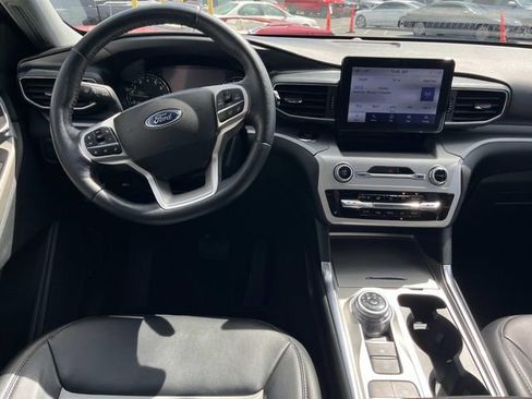Used 2022 Ford Explorer XLT w/ Equipment Group 202A image 14
