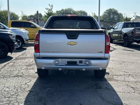 Used 2010 Chevrolet Avalanche LT w/ Luxury Package AWD/4WD image 5