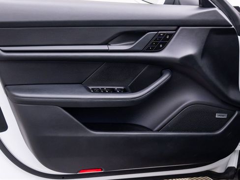 Used 2021 Porsche Taycan 4S image 11