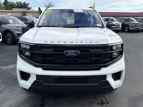 Certified 2025 Ford Expedition Max Active AWD/4WD image 9