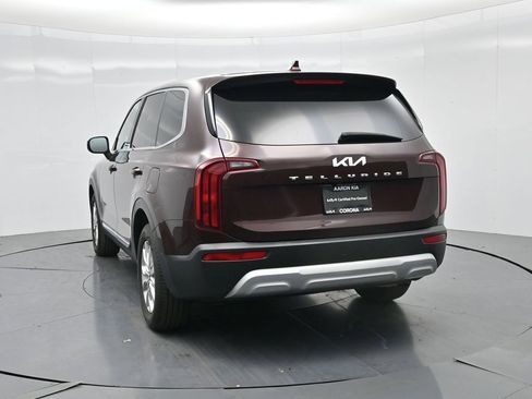 Certified 2022 Kia Telluride LX image 5