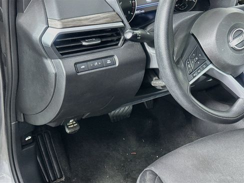 Used 2025 Nissan Altima 2.5 SV FWD image 16