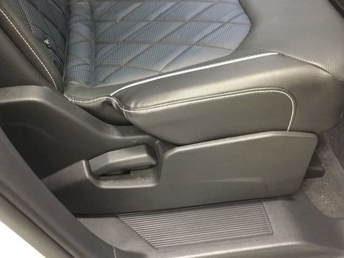 Used 2024 Volkswagen Atlas Cross Sport SEL Premium R-Line AWD/4WD image 42