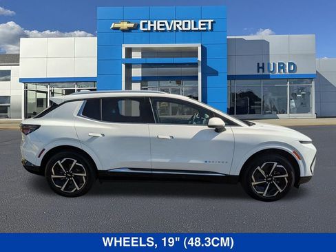 New 2025 Chevrolet Equinox EV LT image 3