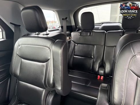 Used 2023 Ford Explorer XLT w/ Equipment Group 202A AWD/4WD image 29