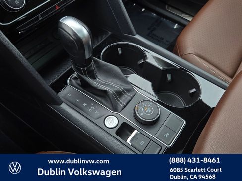 Certified 2023 Volkswagen Atlas SE w/ Panoramic Sunroof Package AWD/4WD image 19