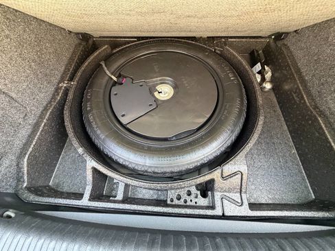 Used 2015 Volkswagen Tiguan SEL image 24