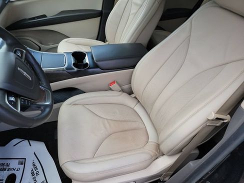 Used 2019 Lincoln Nautilus Select AWD/4WD image 15