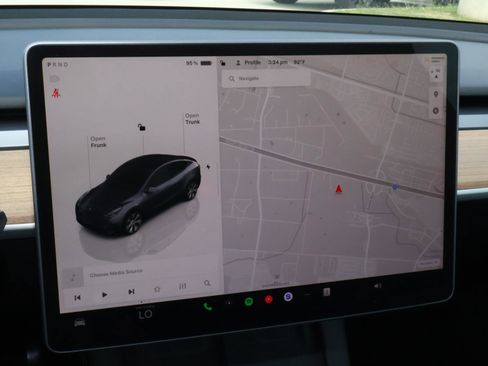 Used 2023 Tesla Model Y Long Range AWD/4WD image 21