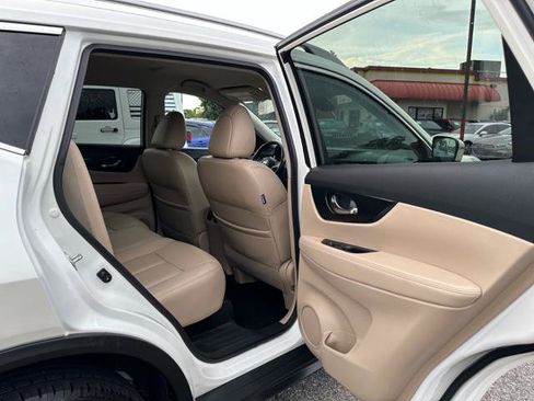 Used 2018 Nissan Rogue SL AWD/4WD image 18