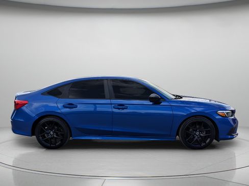 Used 2024 Honda Civic Sport image 9