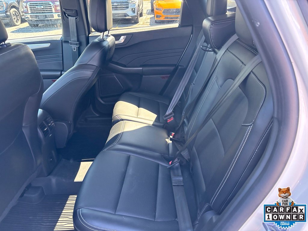 Used 2025 Ford Escape Platinum AWD/4WD image 28