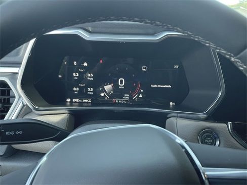 New 2026 GMC Canyon Denali image 11