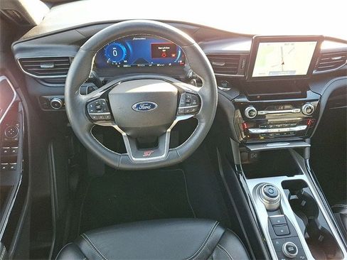 Certified 2022 Ford Explorer ST w/ ST Street Pack image 21