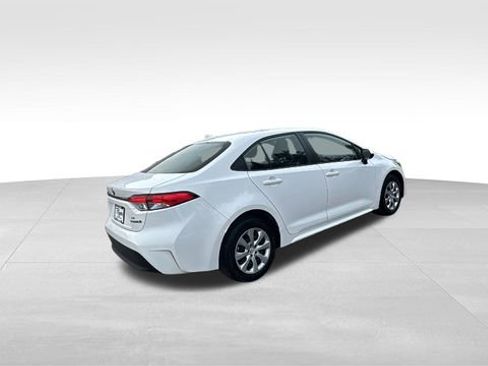 Used 2024 Toyota Corolla LE image 32