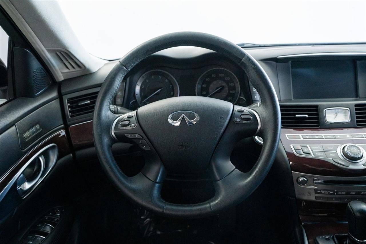 Used 2018 INFINITI Q70 L 3.7 AWD/4WD image 15