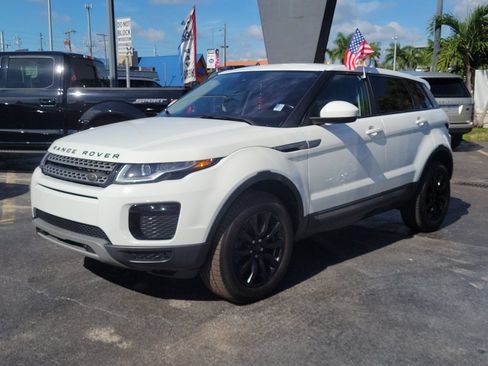 Used 2019 Land Rover Range Rover Evoque SE AWD/4WD image 1