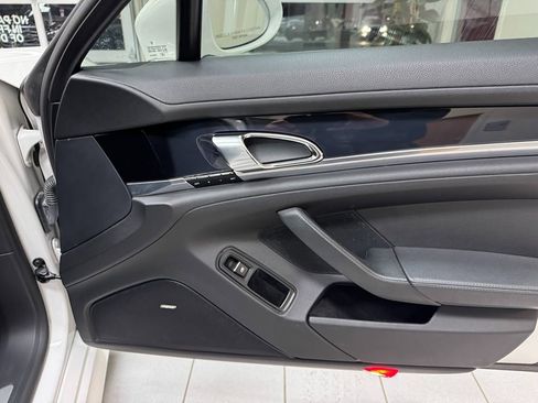 Used 2012 Porsche Panamera 4 image 15