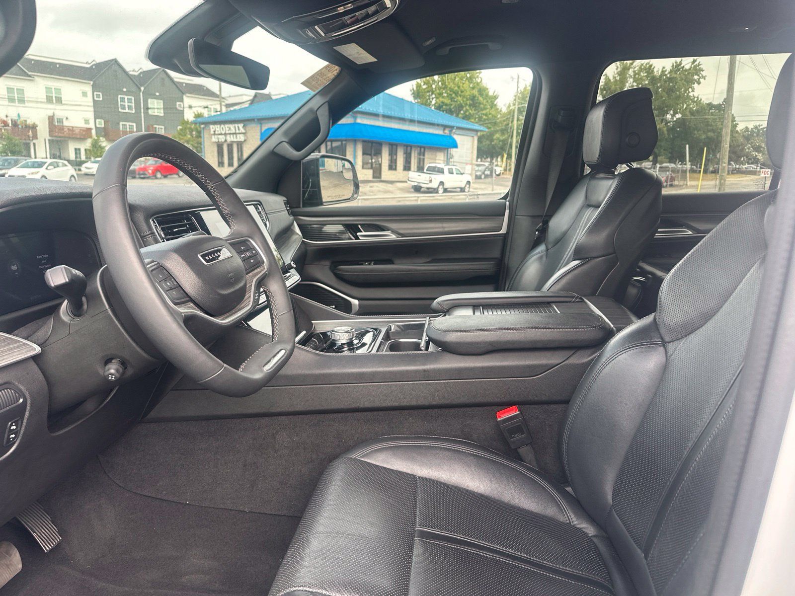 Used 2024 Jeep Wagoneer Series II w/ Flexible Seating Group RWD image 6