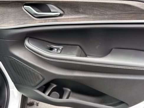 New 2026 Jeep Grand Cherokee Altitude AWD/4WD image 12