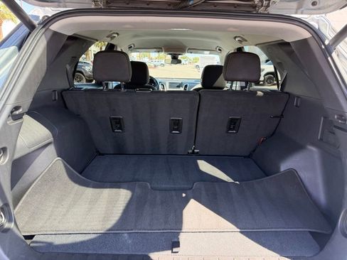 Used 2024 Chevrolet Equinox LT FWD image 19