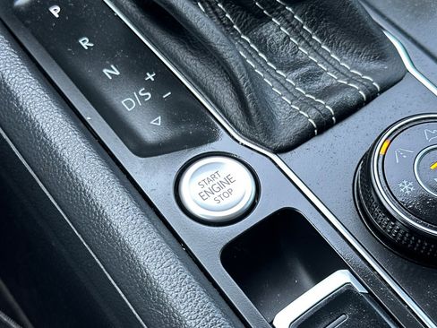 Used 2021 Volkswagen Atlas SE image 23